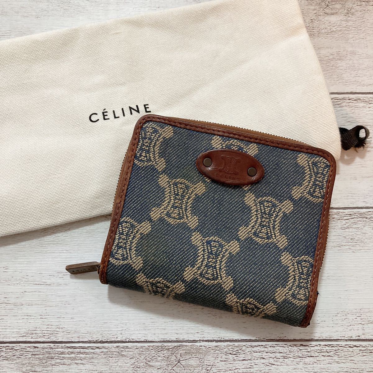 送料無料激安祭 CELINE トリオンフ 財布 二つ折り コンパクト セリーヌ