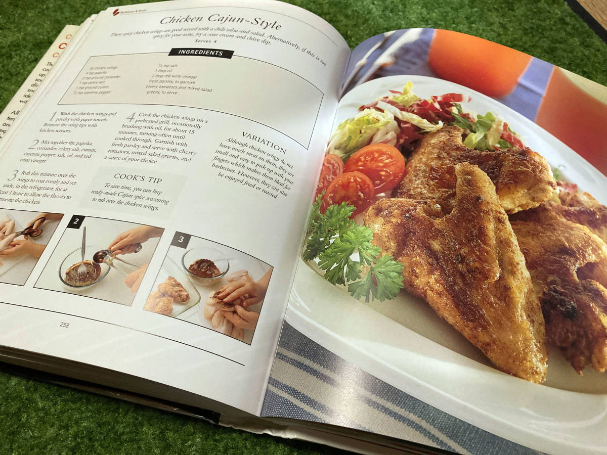Chicken COOKING チキン料理に特化した洋書籍オールカラー384P チキン料理レシピの豪華本です。_画像5