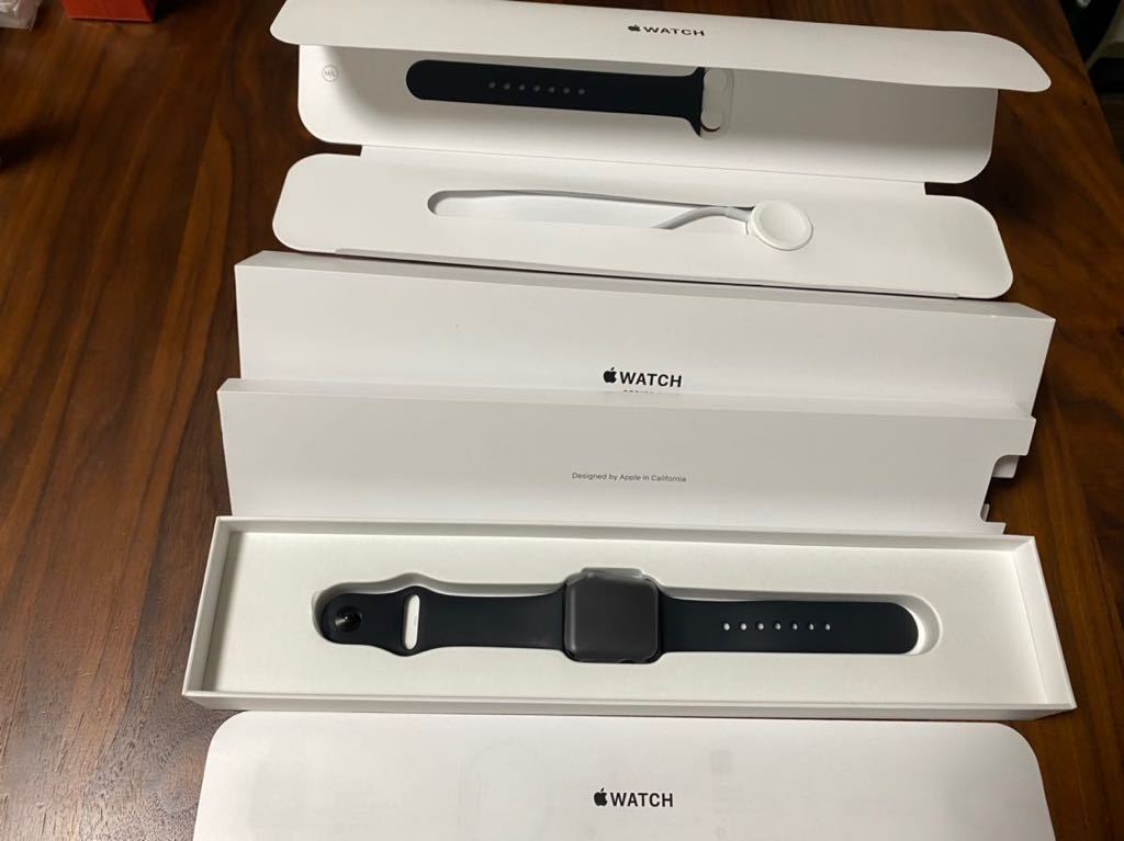 Apple Watch Series 3(GPSモデル)- 38mm スペースグレイアルミニウム