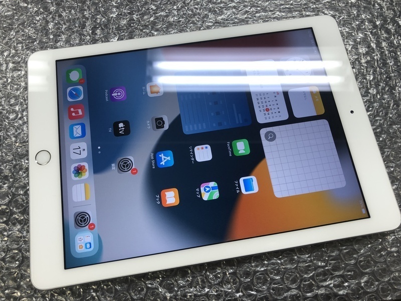 iPad 第5世代 32GB 本体 Wi-Fiモデル Apple シルバー 9.7インチ - 通販