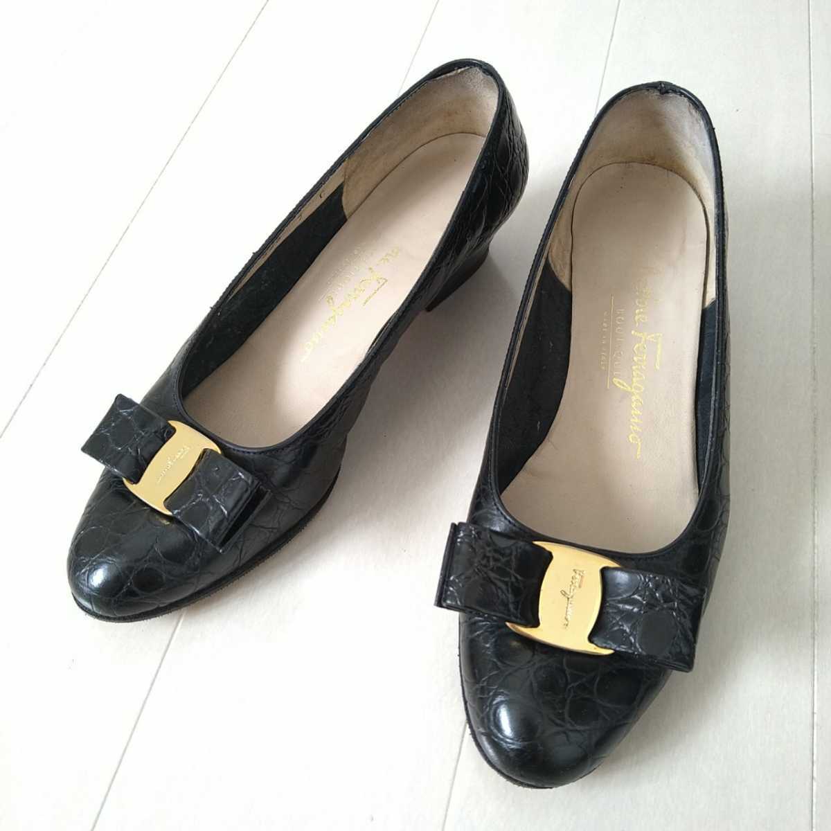 フェラガモ【Ferragamo】ヴァラ クロコ型押し パンプス 黒 22 5cm