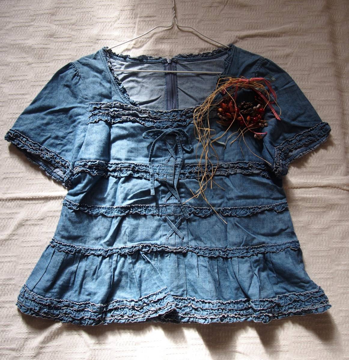 ピンクハウス 定番の冬ギフト 新しいコレクション ダンガリー編み上げ半袖ブラウス