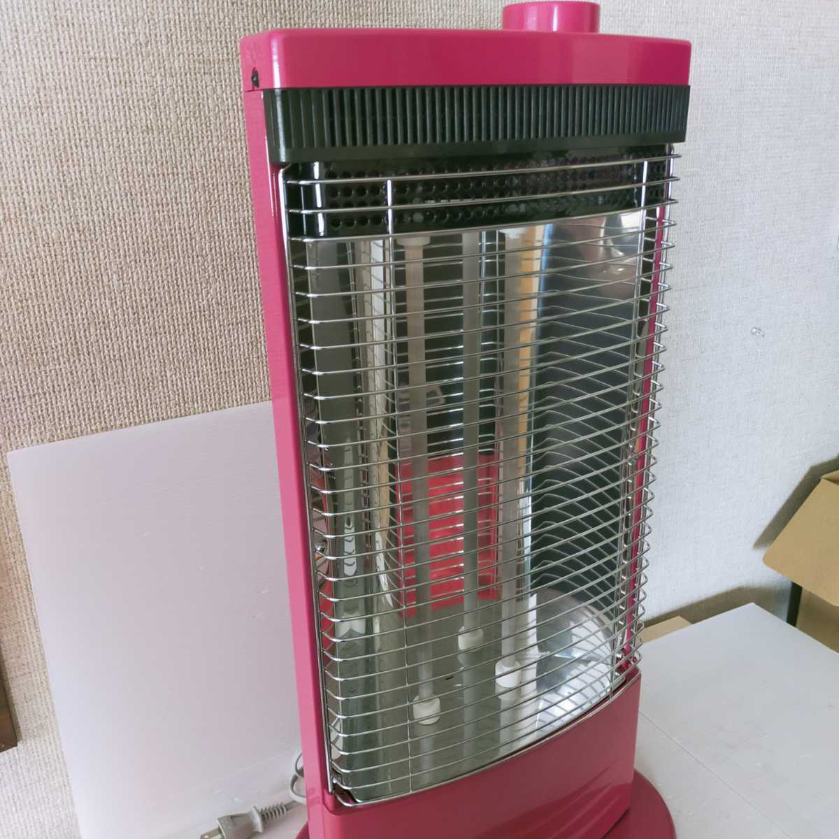トヨトミ赤外線ヒーター 電気ストーブ ピンク EH-Q1001|Yahoo トヨトミ赤外線ヒーター 電気ストーブ ピンク EH-Q1001|Yahoo