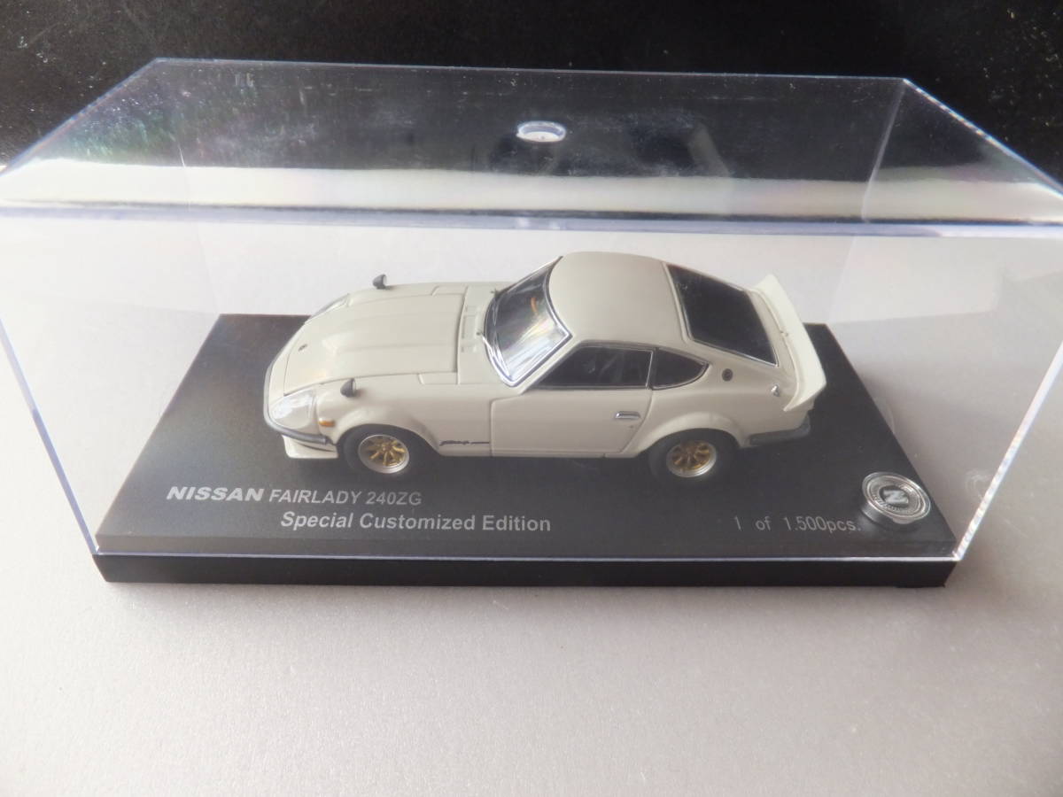 CAR-NEL　NISSAN　FAIRLADY　240ZG　Special　Customized　Edition　　White　1/43　　1　of　1500pcs._画像2