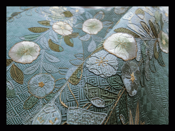 正規激安 逸品 正絹 作家物 花緑青色地刺繍花文様袋帯 白薄緑鶯色水色ベージュ金 仕立て上がり Stonenet Hu