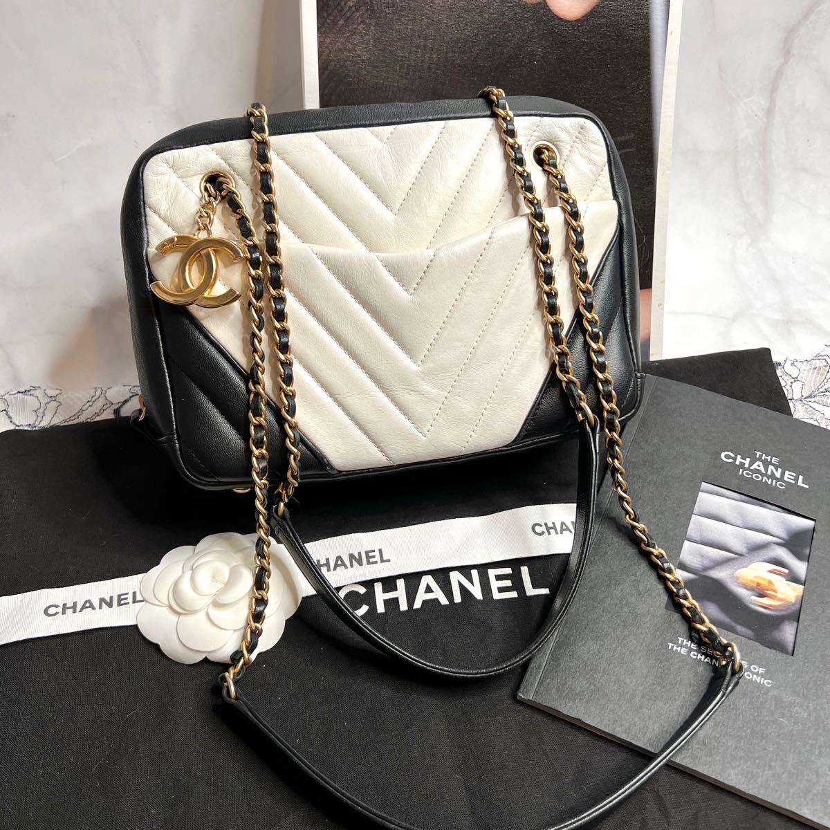 送料込】 CHANEL シャネル 美品 シェブロン チェーンショルダーバッグ 直販廉価 美品【CHANEL】シャネル☆ラムスキン マトラッセ Wチェーンショルダー ショルダーバッグ