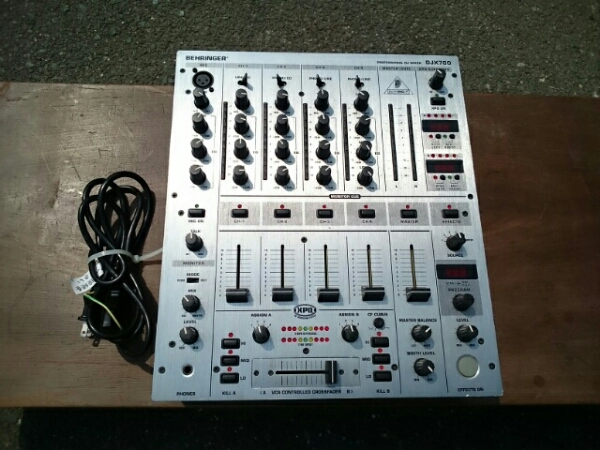 BEHRINGER DJX700 mixer [ Junk ]