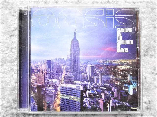 D【 オアシス OASIS / STANDING ON THE SHOULDER OF GIANTS 】CDは４枚まで送料１９８円_画像1