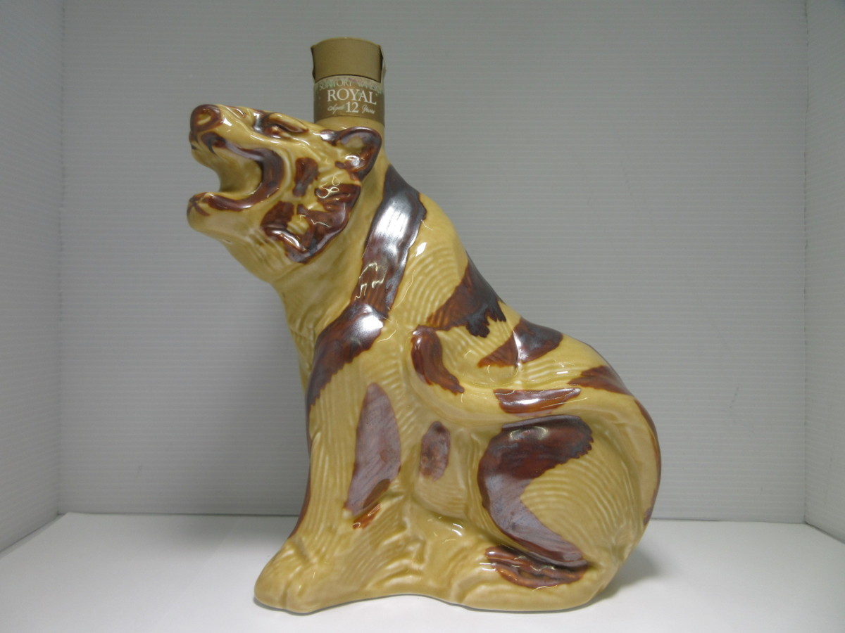 サントリー ローヤル 12年 干支ボトル 寅歳 陶器 SUNTORY WHISKY ROYAL ...