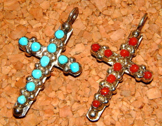 新品 本物 NAVAJO ナバホ族 インディアンジュエリー シルバー製 ターコイズ ＆ コーラル 赤珊瑚 リバーシブル クロス型 ペンダント 十字架