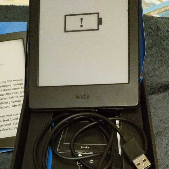 Kindle Wi-Fi　4GB 広告つき　Amazon Kindle 電子書籍リーダー WiFi アマゾンキンドル 