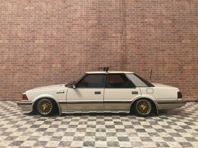 1/18 希少120台限定 トヨタ クラウン 120型 3.0 ロイヤルサルーンG
