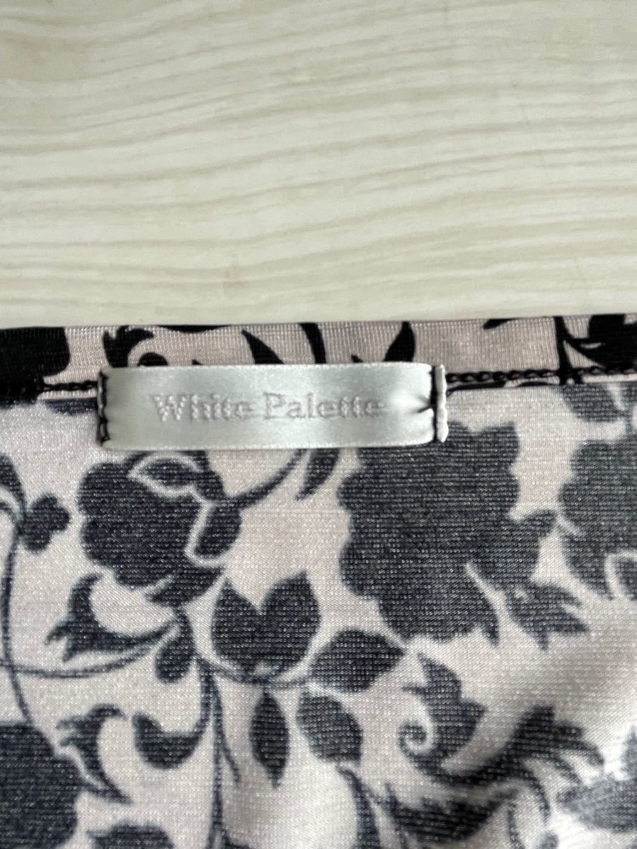 White Palette 花柄フレアワンピース
