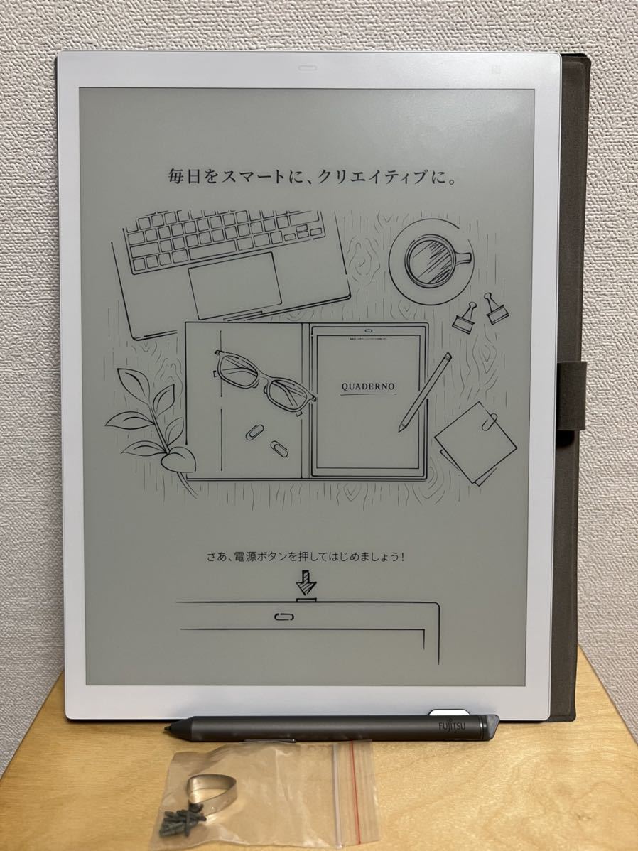 富士通 13.3型フレキシブル電子ペーパー QUADERNO A4サイズ / FMV