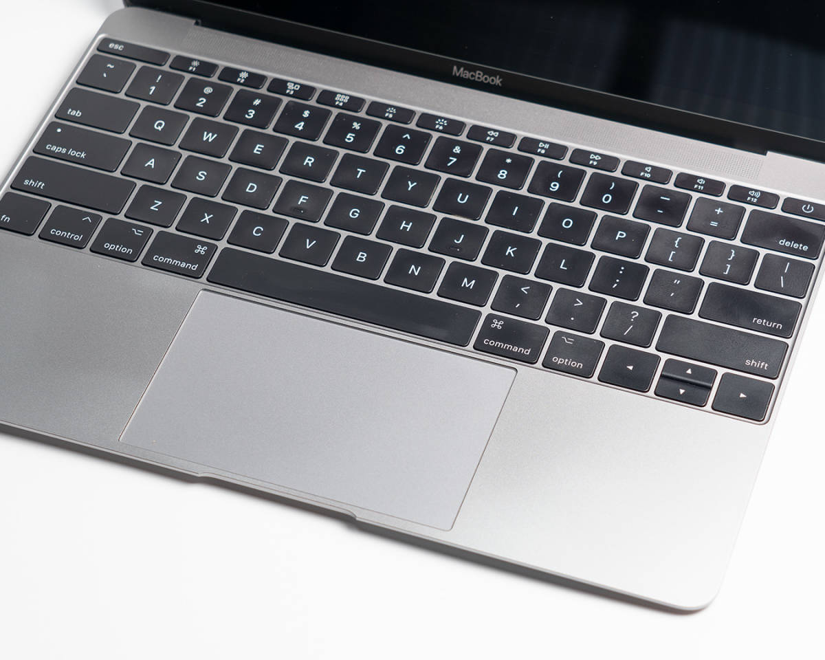 Apple MacBook 2017 12インチ i7/16G/512GB/US csm.fi.cr