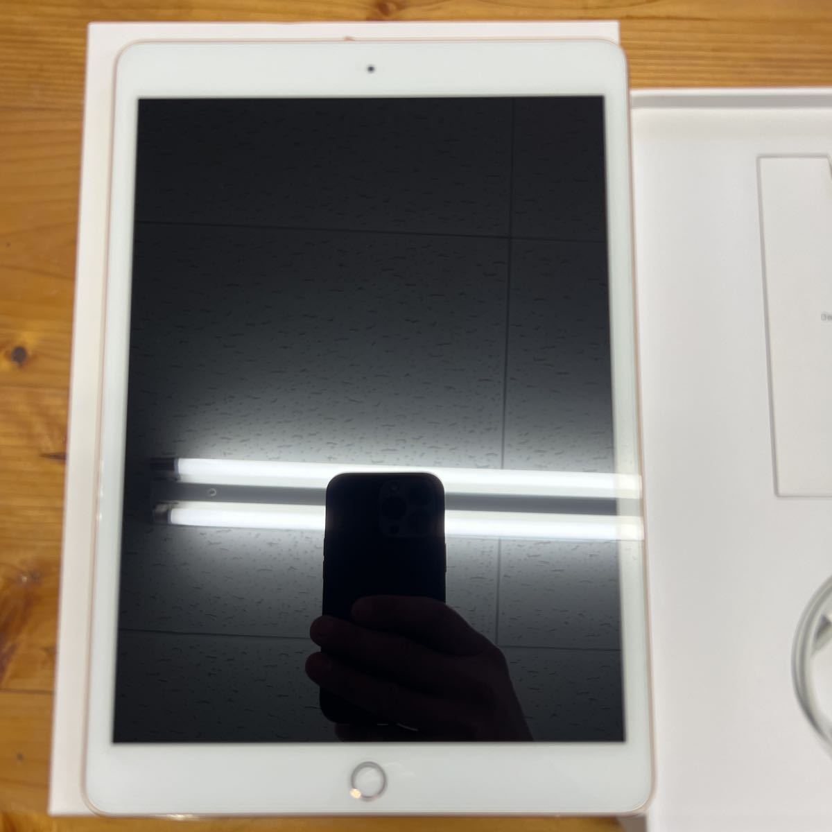 第7世代】iPad 10.2インチ 32GB WI-FI ゴールド - タブレット