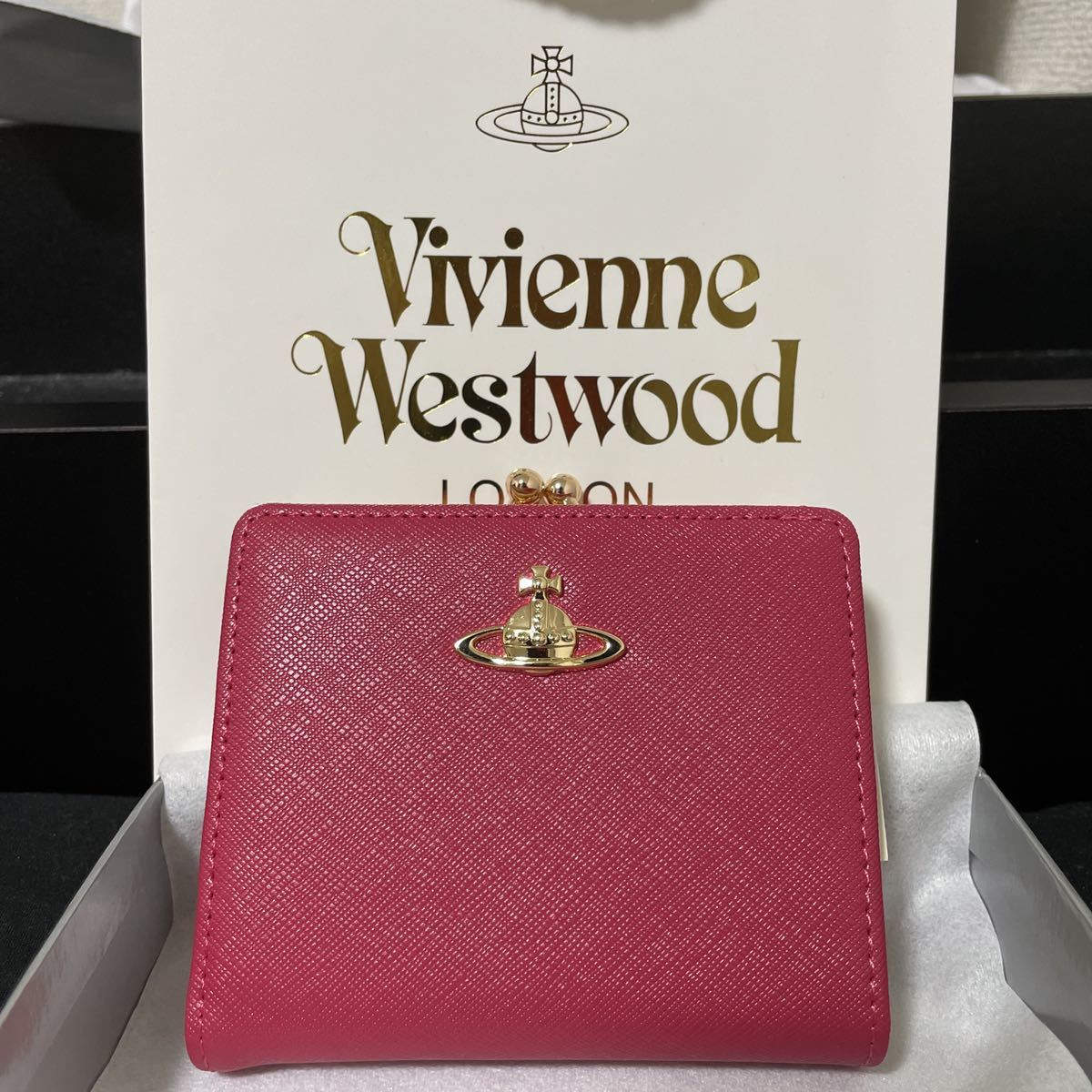 情熱セール セール中❣️新品ヴィヴィアンVivienne Westwoodがま口二つ折り財布黒 