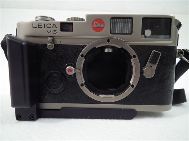 日本安心 □ LEICA ライカ M6 チタン フィルム一眼レフ ソフトケース付き  シャッター切れOK 現状品 220206A2235
