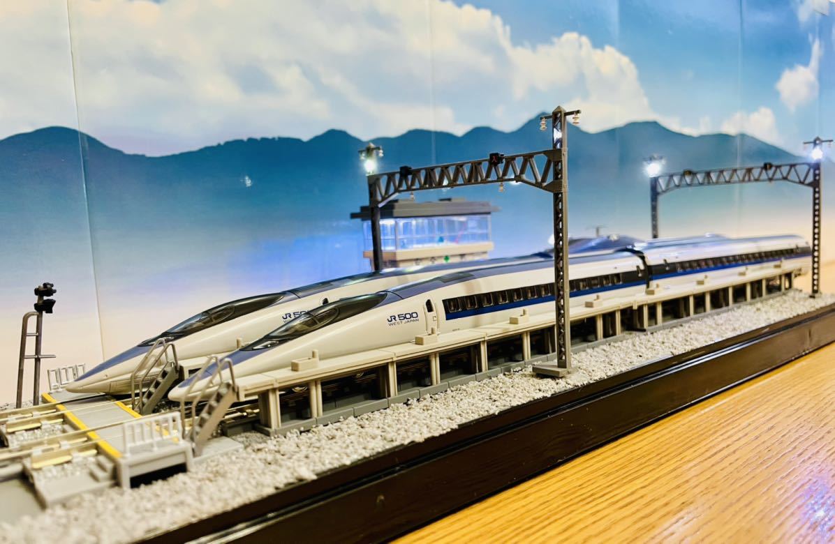 新品 鉄道模型 Nゲージ ジオラマ 車両基地 車両展示台 展示ケース 走行可能 LED電飾 クリアケース付 TOMIX