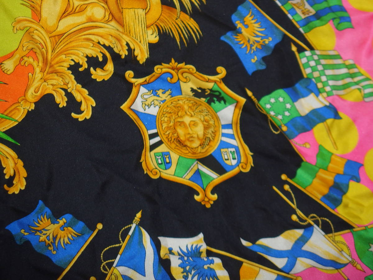 期間限定送料無料 新品 VERSACE トライアングル スマイリング