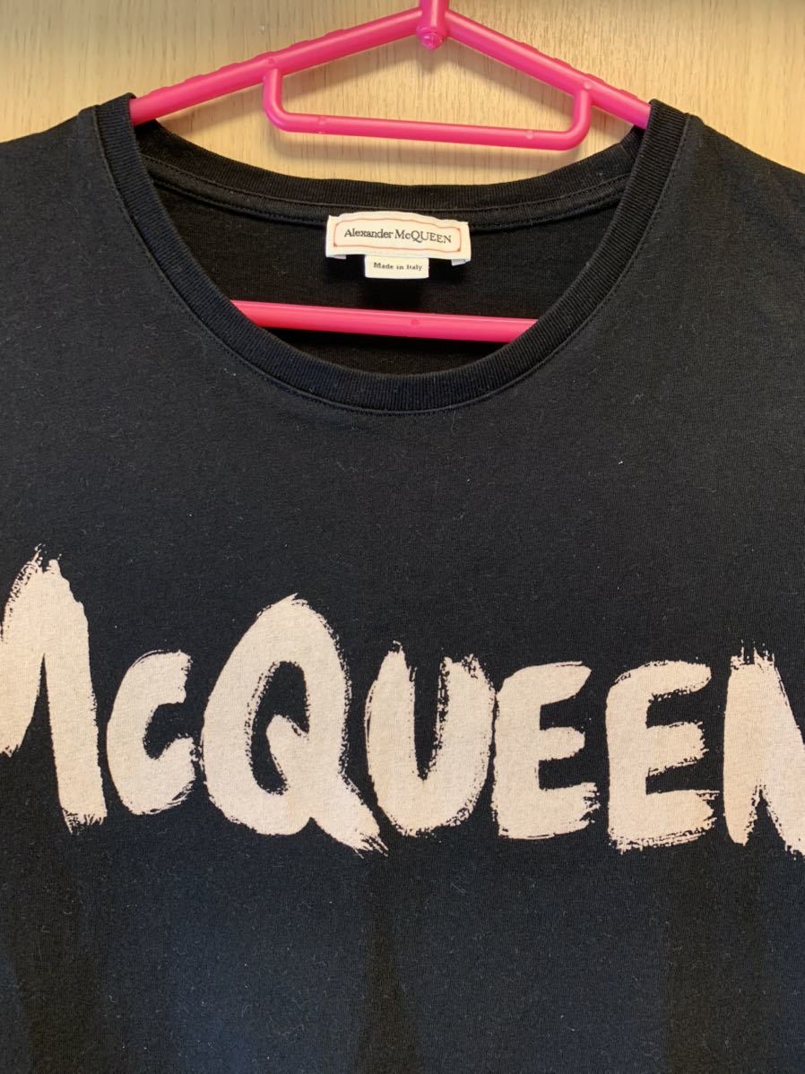 正規 21SS ALEXANDER McQUEEN アレキサンダーマックイーン グラフィティ ロゴ プリント クルーネック Tシャツ 黒 S  622104 QPZ57