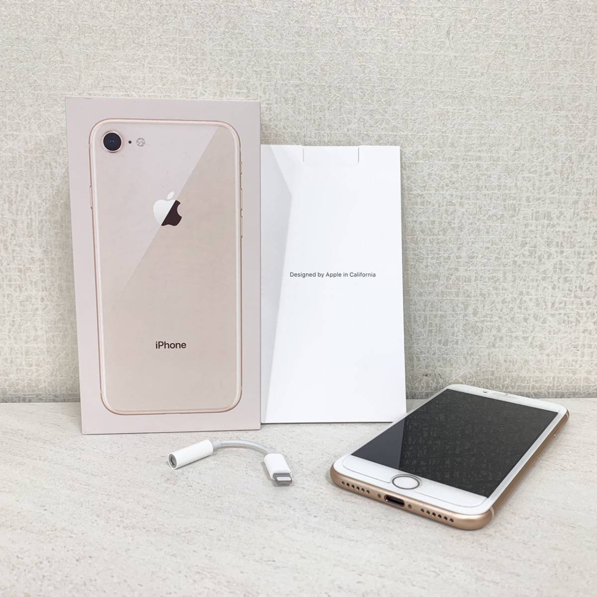 IK-12336 国内版SIMフリー apple iPhone8 64GB ゴールド 美品 箱付き