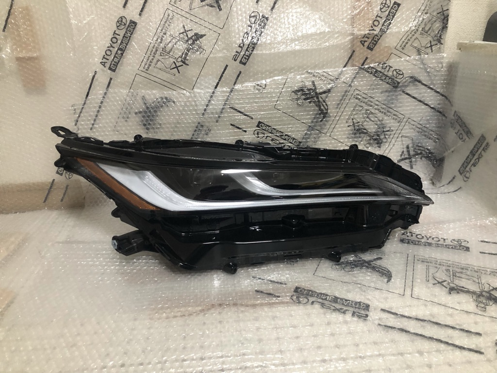 美品 破損なし ハリアー 80 MXUA80/AXUX80 純正LEDヘッドライト 右