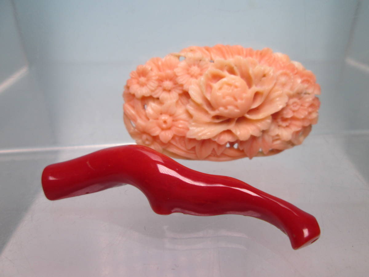 ☆アンティーク・本珊瑚 血赤珊瑚ルース＆菊花と牡丹彫刻の彫り物 18,88g_画像2