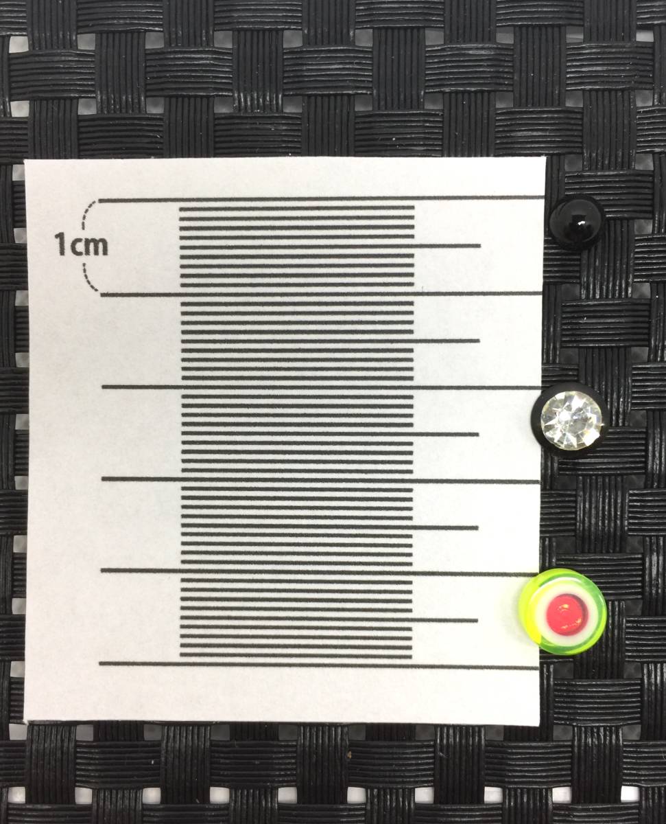 AP019 送料無料 New Fashion スタッドピアス 黒 蛍光色 赤 黄色 円形 ストーン 全3ペア_画像4
