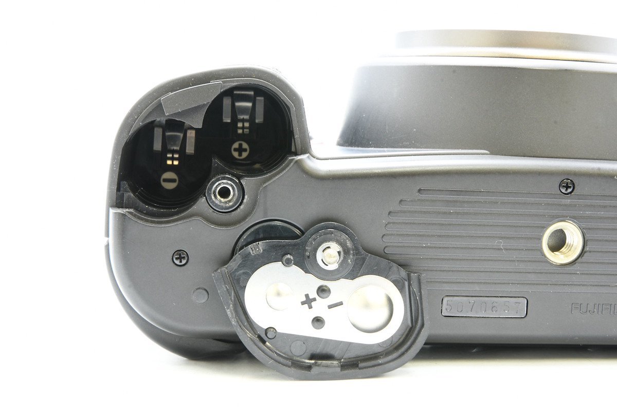 ◆ FUJIFILM フジフィルム GA645 Professional / SUPER-EBC FUJINON 60mm F4 中判カメラ ジャンク品 部品取り・修理ベース等に_画像6