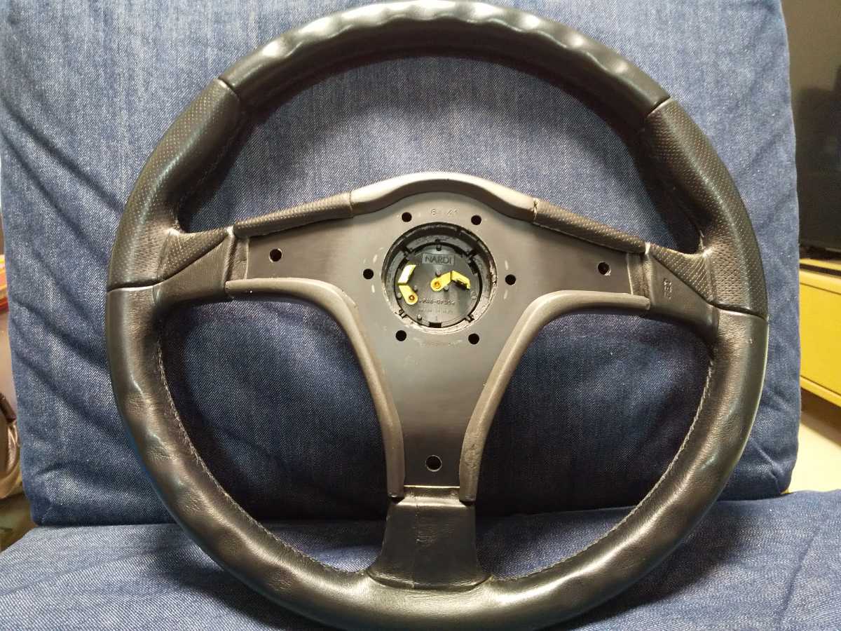 絶版 正規品 NARDI ナルディ Z5ステアリング Φ36 ブラックレザー 絶版 正規品 NARDI ナルディ Z5ステアリング Φ36 ブラックレザー