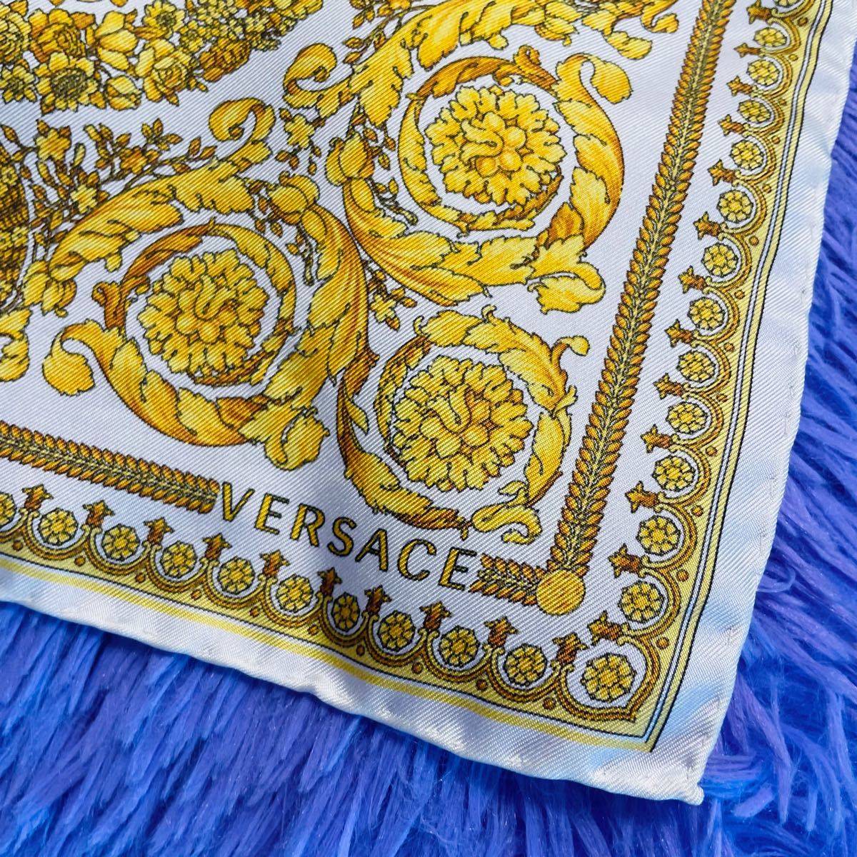 Versace バロック トリビュート シルク スカーフ|Yahoo!フリマ Versace バロック トリビュート シルク スカーフ|Yahoo!フリマ