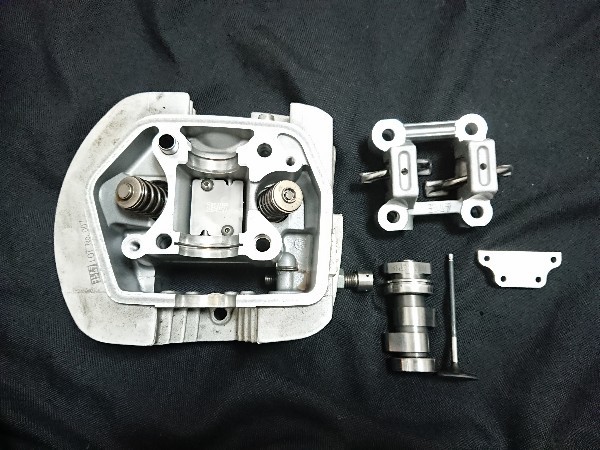 ホンダの ape100かnsf100かxr100モタの ヨシムラ シリンダー ヘッド