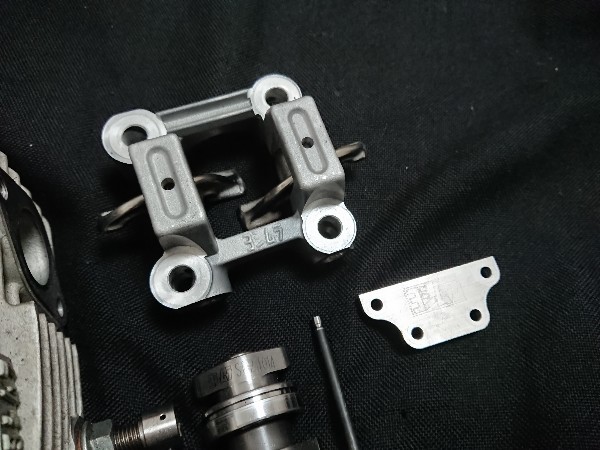 ホンダの ape100かnsf100かxr100モタの ヨシムラ シリンダー ヘッド