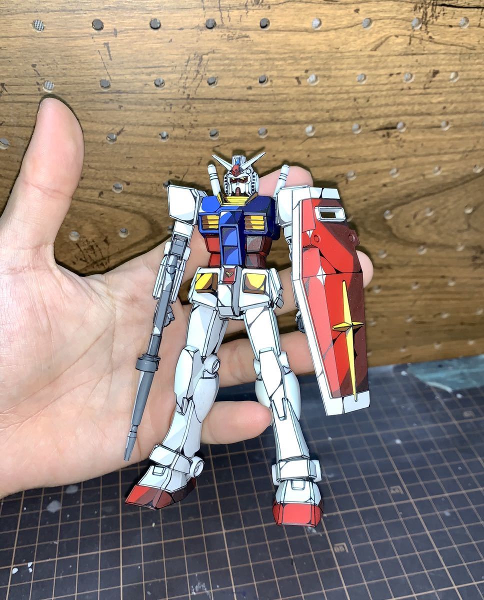 完成品 EG RX-78-2 ガンダム 塗装改修済み イラスト風模型 完成品 EG RX-78-2 ガンダム 塗装改修済み イラスト風模型