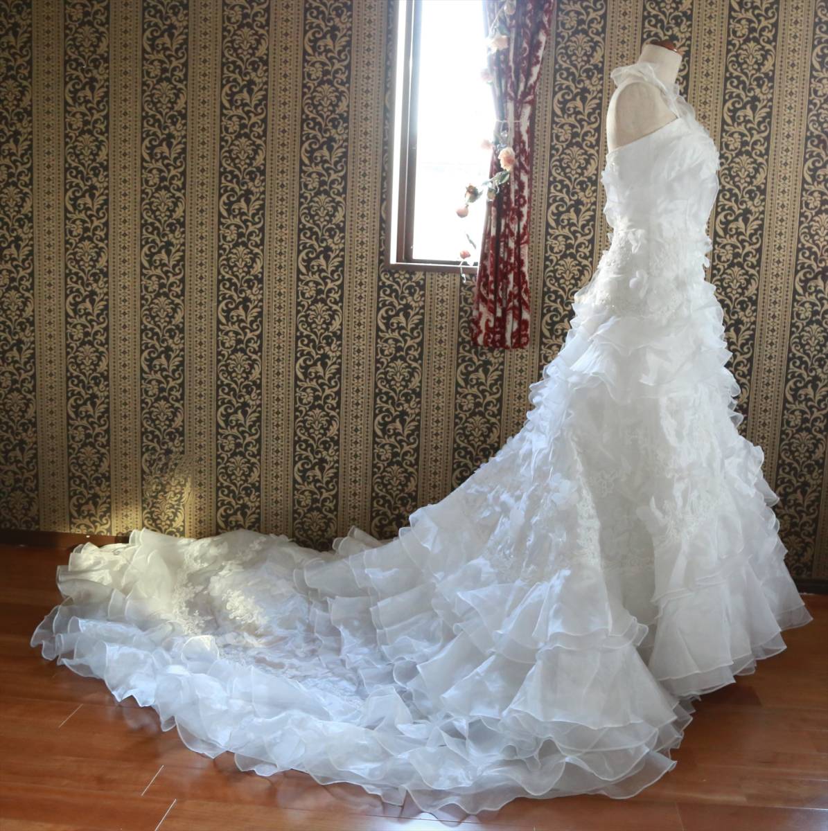 LoveryWedding mermaid line high class wedding dress 7 number S size kla ude .a