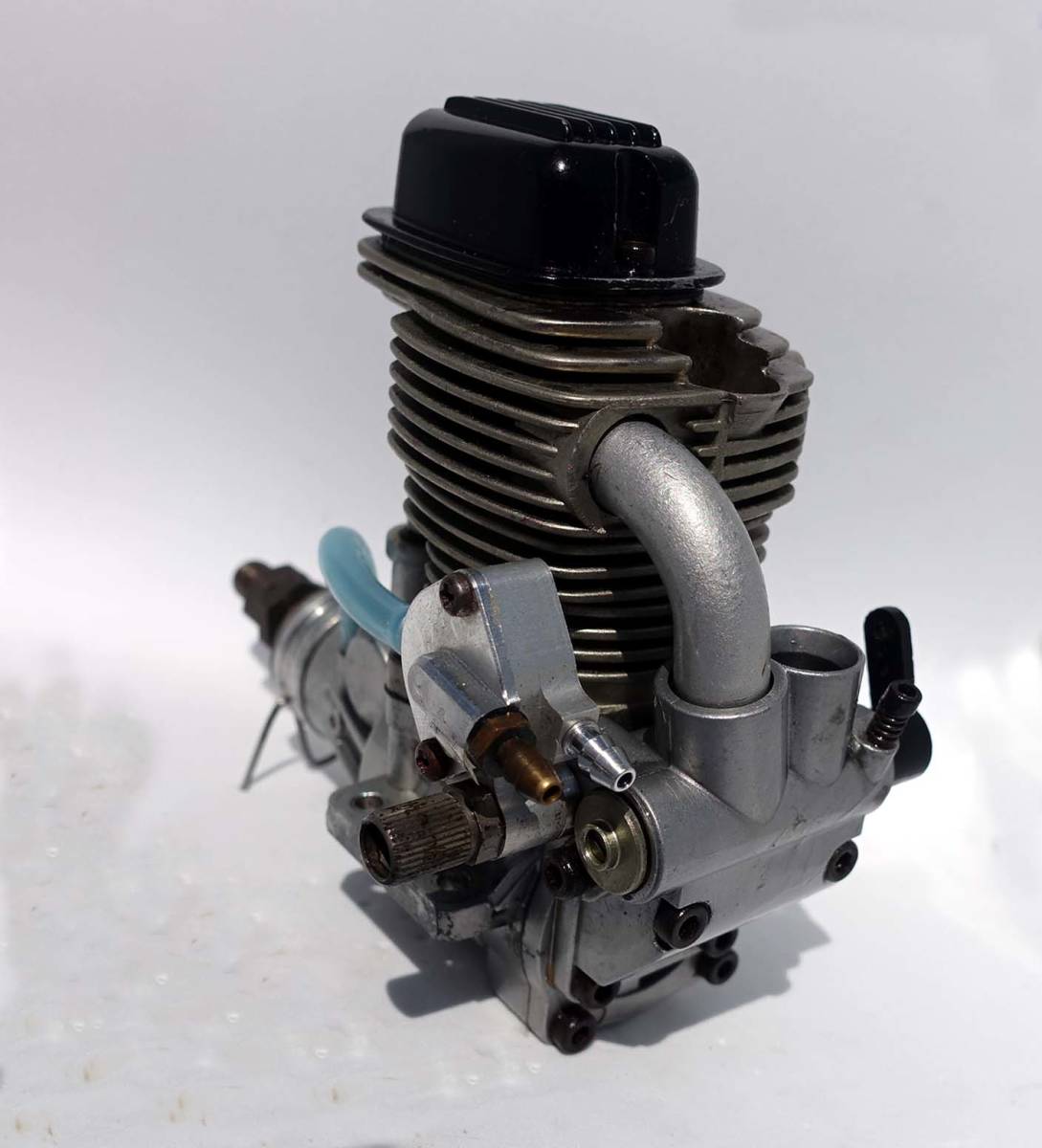 プラグは YS FZ70S 飛行機用4サイクルエンジン のサイズ