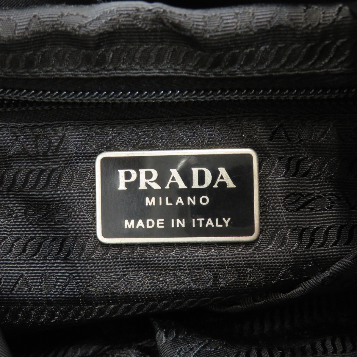 PRADA プラダ B6677F ロゴプレート リュック・デイパック ナイロン素材