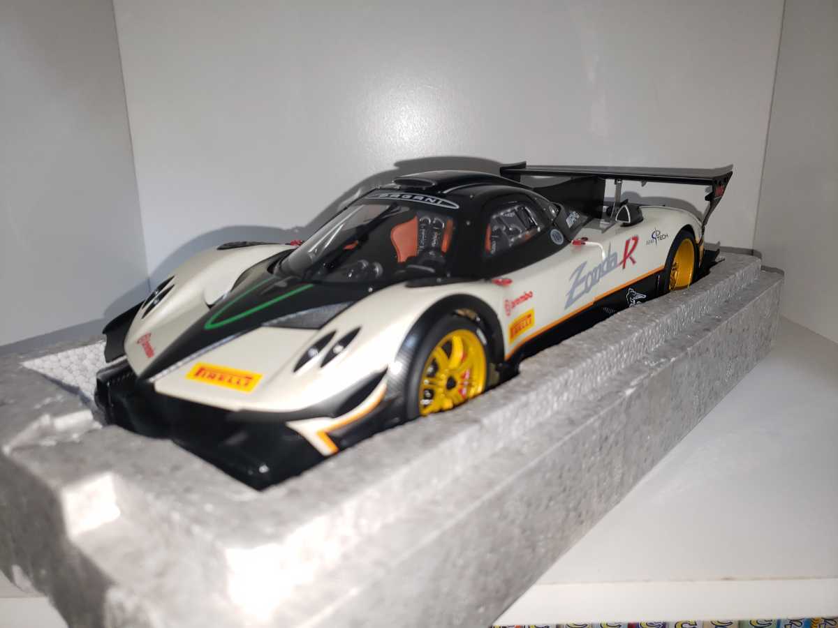 AUTOart 1/18 PAGANI ZONDA R パガーニゾンダR BC-