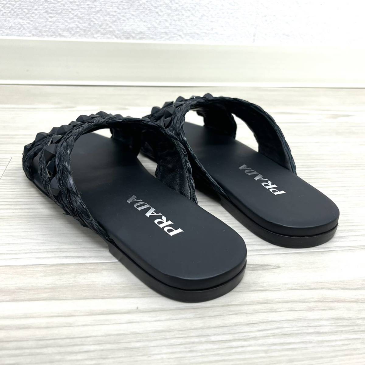 新品未使用 箱保存袋付き PRADA プラダ スタッズ 編み込みデザイン