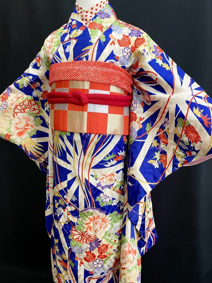 Yahoo!オークション - アンティーク着物 麻の葉 花薬玉 紋綸子 Yahoo!オークション - アンティーク着物 麻の葉 花薬玉 紋綸子
