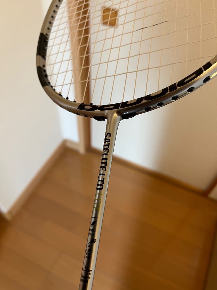 セール 登場から人気沸騰 Babolat ライト 限定モデル サテライト バドミントンラケット バボラ ラケット Www Comisariatolosandes Com