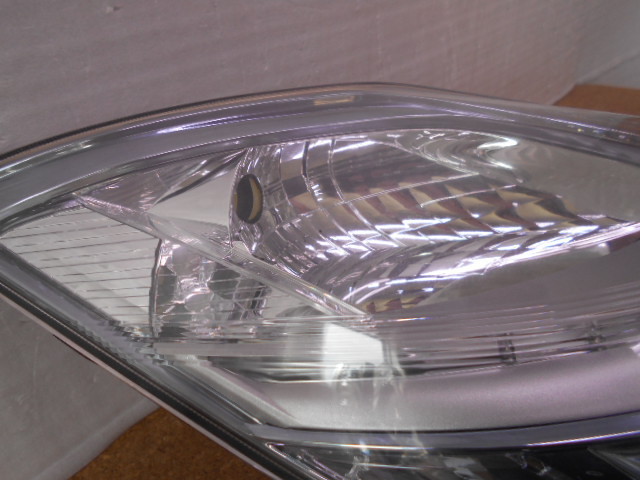 プリウス NHW20 後期 右 ヘッドライト HID/KOITO 47-24 中古品[H204-HB2291]_画像5