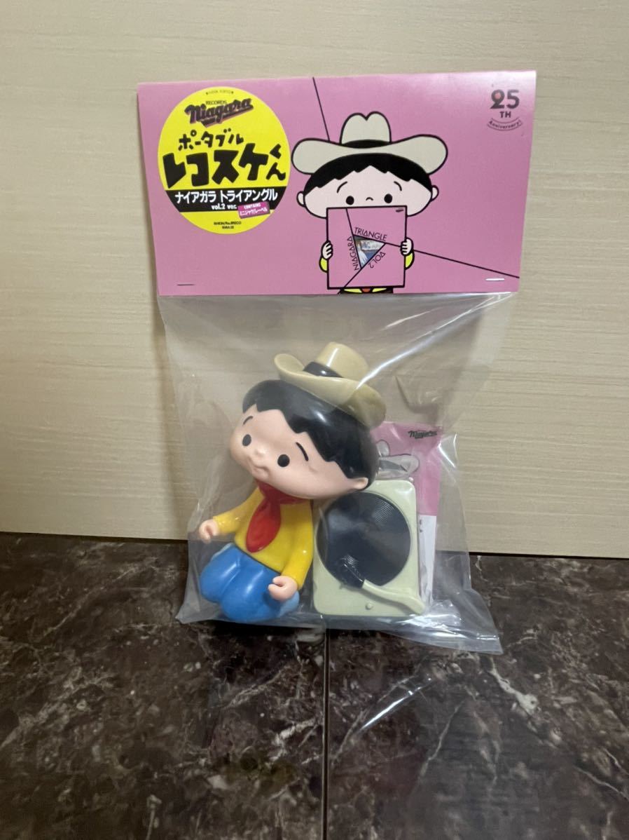 ポータブル レコスケくん NIAGARA TRIANGLE Vol.2 Ver. 本秀康 フィギュア ソフビ人形(一般)|売買されたオークション情報、yahooの商品情報をアーカイブ公開 - オークファン(aucfan.com) ポータブル レコスケくん NIAGARA TRIANGLE Vol.2 Ver. 本秀康 フィギュア ソフビ人形(一般)|売買されたオークション情報、yahooの商品情報をアーカイブ公開 - オークファン(aucfan.com)