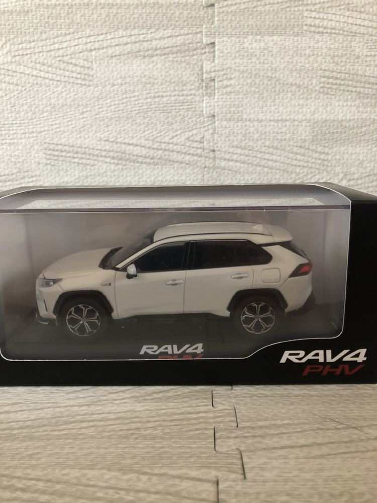 1/30 トヨタ 新型RAV4 PHV 非売品 カラーサンプル ミニカー ホワイトパールクリスタルシャイン