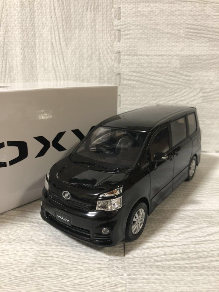 1/24 トヨタ 旧型ヴォクシー VOXY 後期 非売品 カラーサンプル