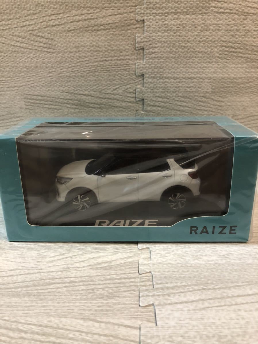 1/30 トヨタ 新型ライズ RAIZE 最新モデル 2トーン 非売品 カラー