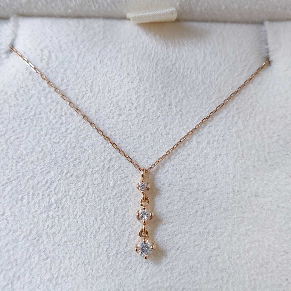 □正規品□4℃ ヨンドシー ダイヤネックレス Pt850 3Pダイヤ0.247-