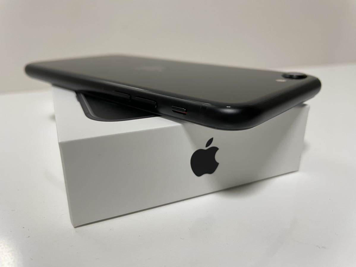 iPhone SE2 SIMフリー 使用時間トータル1時間程度 Apple ブラック 64GB 
