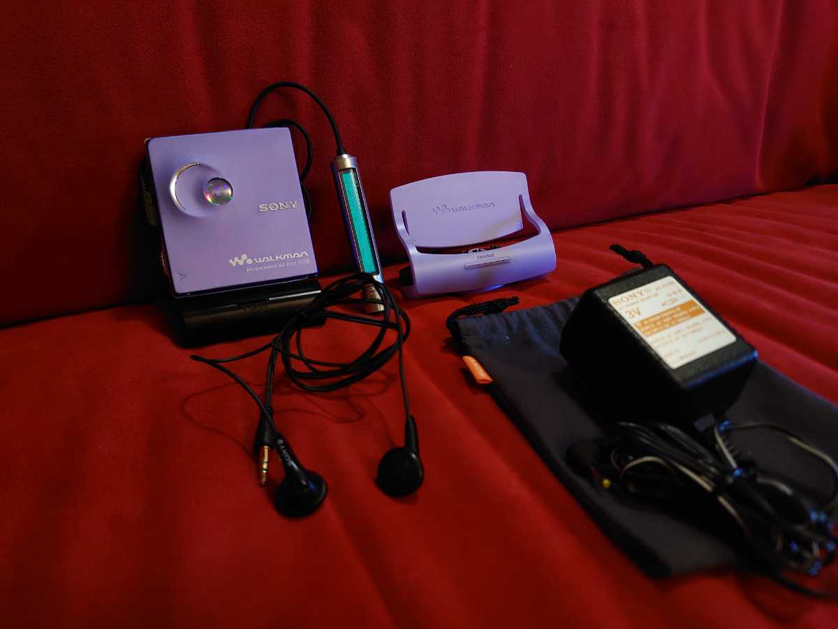 SONY MD WALKMAN MZ-E707 本体と付属品(ソニー MD ウォークマン SONY MD WALKMAN MZ-E707 本体と付属品(ソニー MD ウォークマン